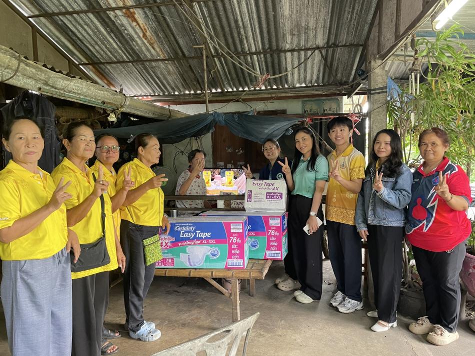 วันอังคารที่ 23 กันยายน 2568 องค์การบริหารส่วนตำบลสมเด็จ โดยนายทองจันทร์ เหล่าลุมพุก นายกองค์การบริหารส่วนตำบลสมเด็จ ร่วมกับโรงพยาบาลส่งเสริมสุขภาพตำบลบ้านหนองบัวโดน ศูนย์พัฒนาคุณภาพชีวิตผู้สูงอายุองค์การบริหารส่วนตำบลสมเด็จ และอาสาสมัครสาธารณสุขประจำหมู่บ้าน ดำเนินการจัดทำโครงการสนับสนุนผ้าอ้อมผู้ใหญ่ สำหรับบุคคลที่มีภาวะพึ่งพิง และบุคคลที่มีภาวะปัญหาการกลั้นปัสสาวะหรืออุจจาระไม่ได้ ประจำปีงบประมาณ พ.ศ.2568 โดยมีวัตถุประสงค์เพื่อสนับสนุนดูแลผู้ที่มีภาวะพึ่งพิงในชุมชน ให้ได้รับผ้าอ้อมผู้ใหญ่ สำหรับบุคคลที่มีภาวะพึ่งพิง